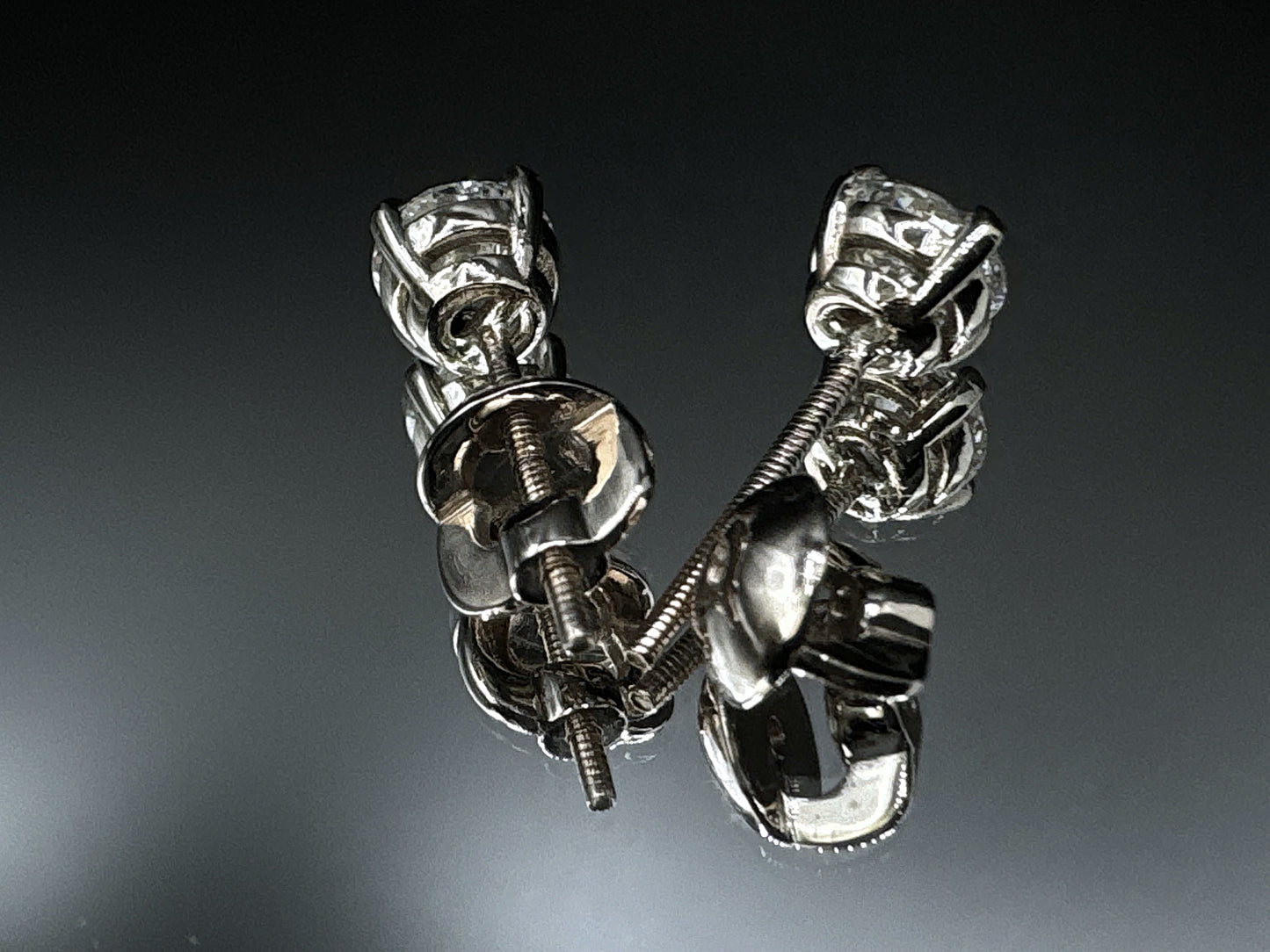 2.0 ct Round Brilliant Cut Stud Diamond Earrings