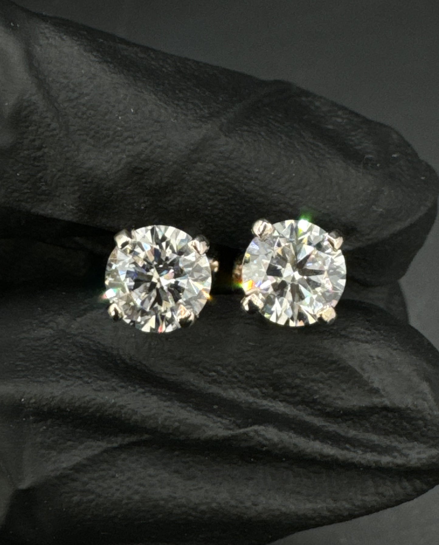 2.0 ct Round Brilliant Cut Stud Diamond Earrings